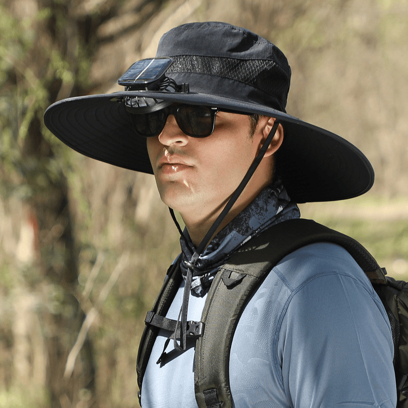 🎁 Soldes d’été –50 % de réduction 🌞 Chapeau solaire ultraléger 2026 avec ventilateur intégré – Plus léger qu’une casquette de baseball ! ⚾ (Seulement 11 oz / 312 g)