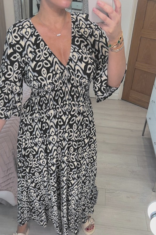 🌸50 % de Réduction🔥Robe à fleurs à col en V – Élégante, légère & parfaite pour les journées ensoleillées👗