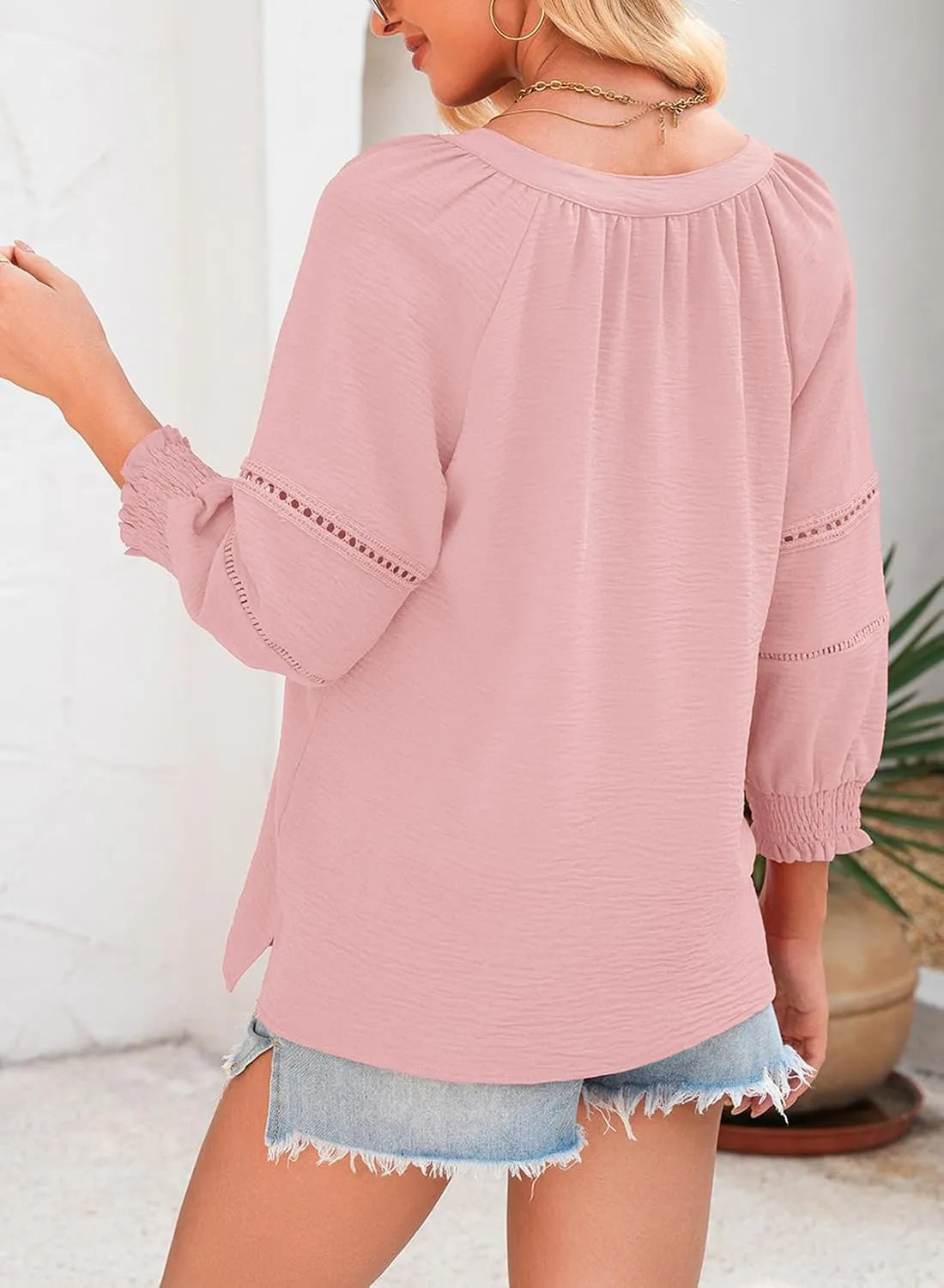 ✨ 50 % DE RÉDUCTION MAINTENANT ! 🌸 Haut décontracté pour femme à manches lanternes et col en V – Détail découpé à jour, poignets smockés et texture respirante