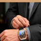 ⌚💎 PROMO FLASH 50% ! Montre Homme de Luxe Forme Tonneau avec Strass – Édition Limitée, Cadran Cristal, Design Unique & Élégant ✨