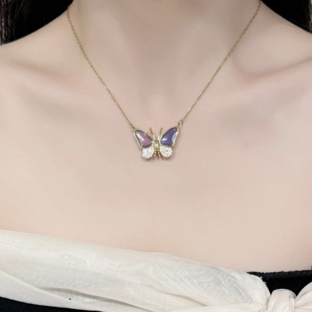 Collier Papillon en Gemmes à Dégradé Magnétique