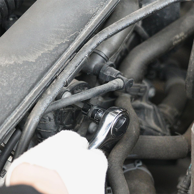 🔧 50% DE RÉDUCTION ! ⚙️ Jeu de Douilles en Acier CR-V - 32 Pièces avec Cliquet, Compatible avec la Plupart des Écrous et Boulons 🛠️📦