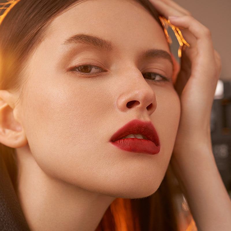 Gloss à lèvres mat léger et longue tenue