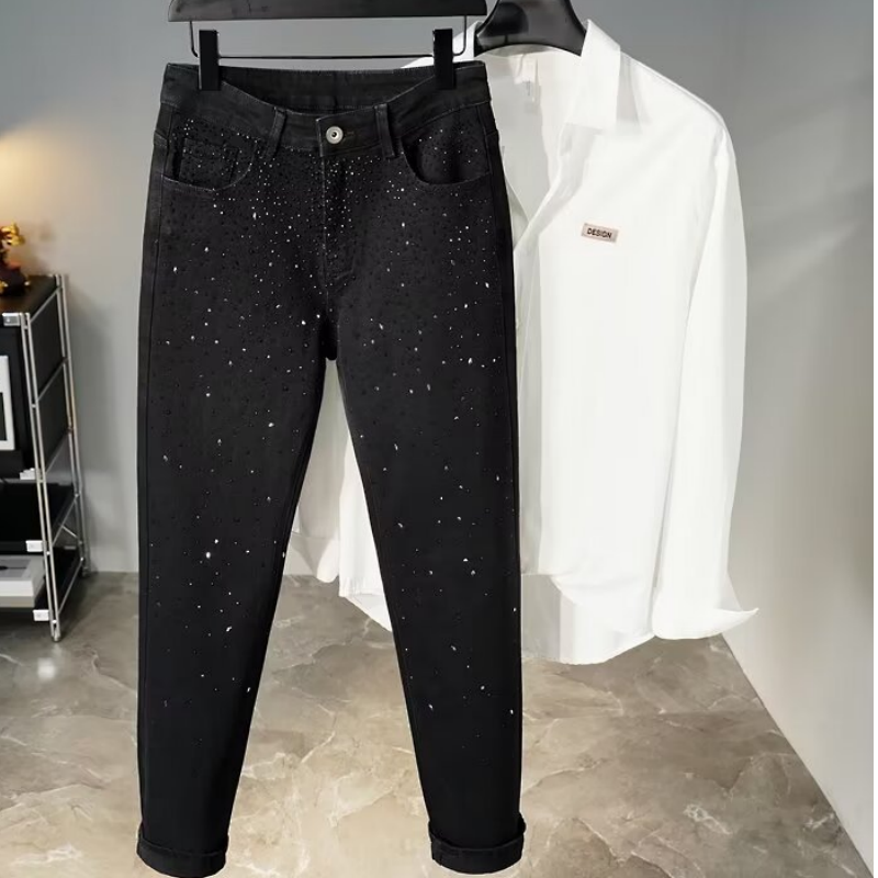 👖 50% DE RÉDUCTION! ✨ Jean Slim Noir Orné de Strass – Confort Extensible, Style Éblouissant & Parfait pour des Looks Tendance 🖤