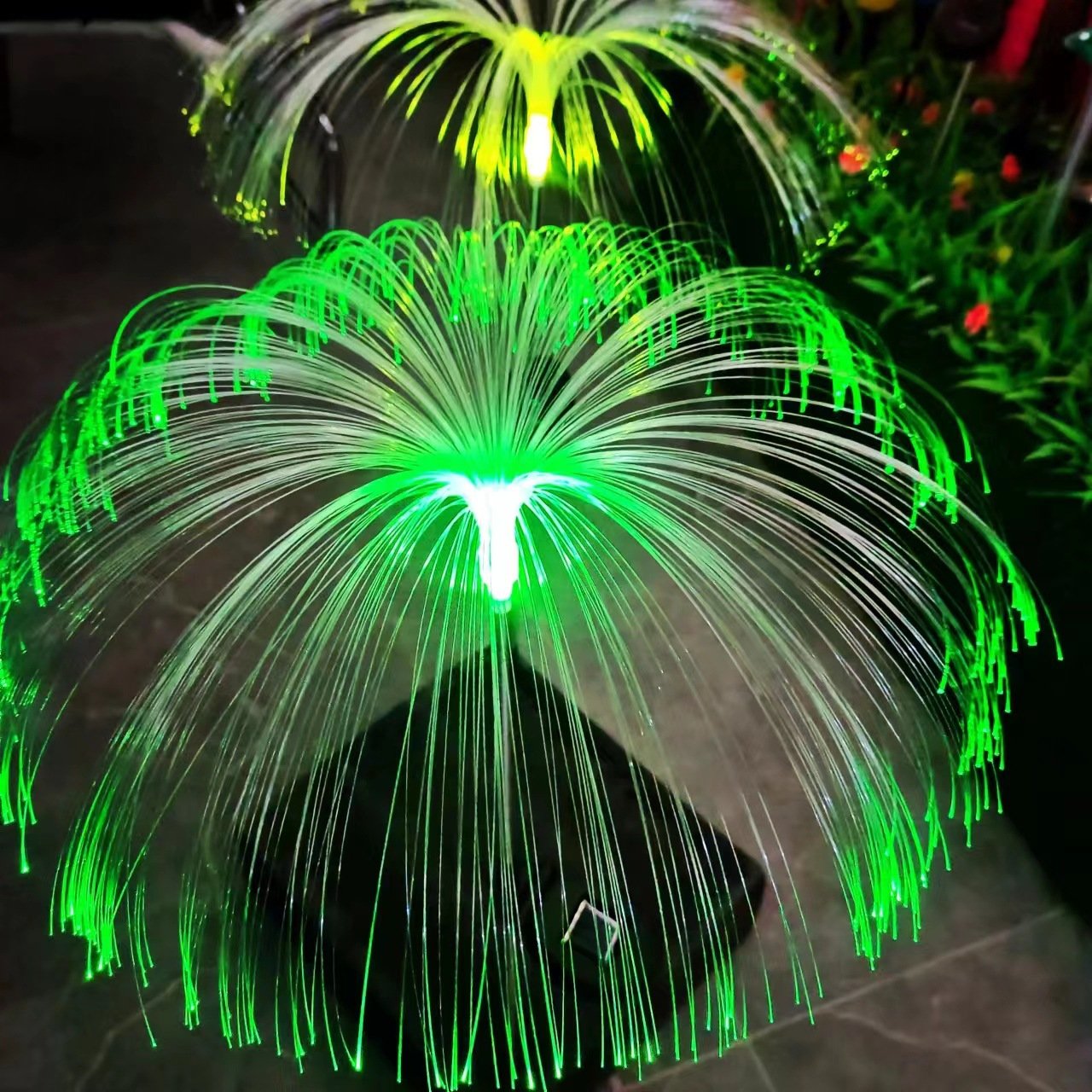 Lampe de Jardin Solaire – Lampe Méduse à Couleurs Changeantes
