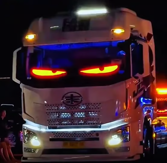 Écran LED Flexible pour Vitres de Voiture - Contrôle Bluetooth et Animations Personnalisées