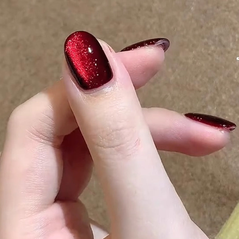 Vernis à ongles gel brillant effet œil de chat