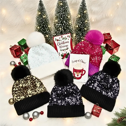 📢50% DE RÉDUCTION✨Bonnet d’Hiver à Pompon & Paillettes Scintillantes – Fausse Fourrure Douce, Ajustement Élastique & Éclat Festif Instantané⚡