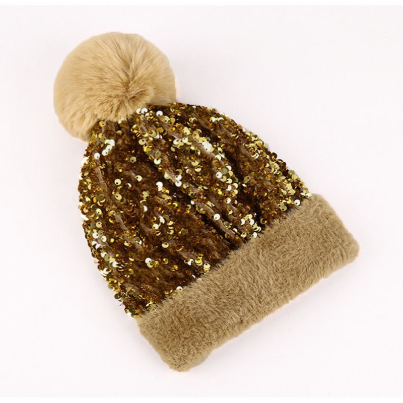 📢50% DE RÉDUCTION✨Bonnet d’Hiver à Pompon & Paillettes Scintillantes – Fausse Fourrure Douce, Ajustement Élastique & Éclat Festif Instantané⚡