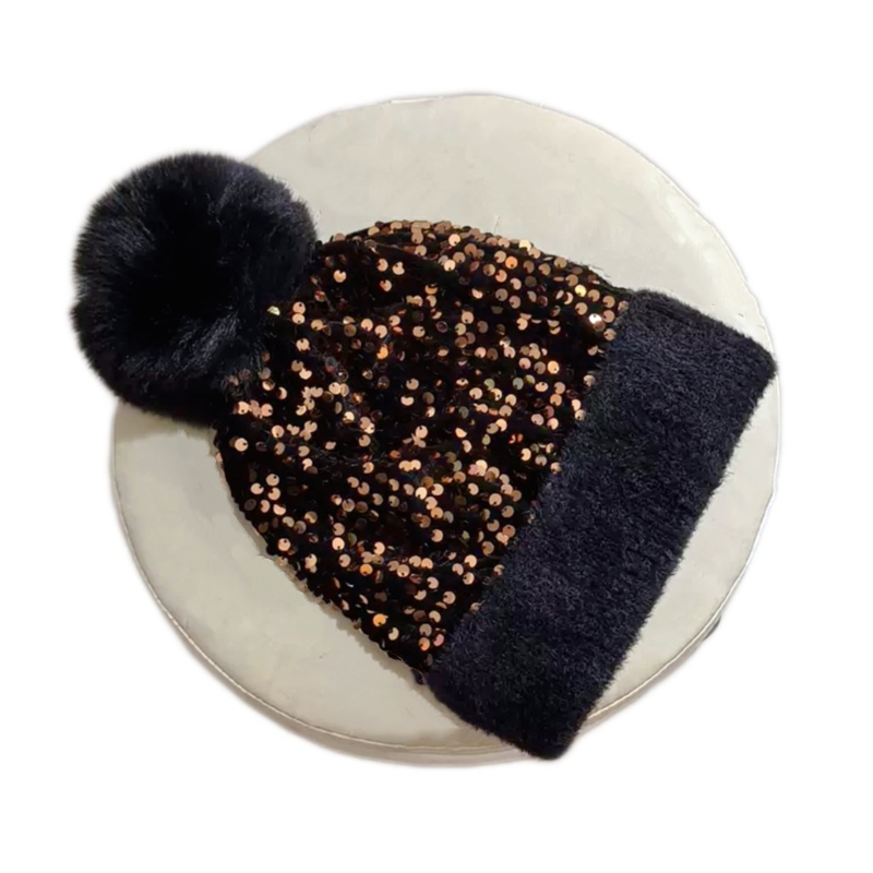 📢50% DE RÉDUCTION✨Bonnet d’Hiver à Pompon & Paillettes Scintillantes – Fausse Fourrure Douce, Ajustement Élastique & Éclat Festif Instantané⚡