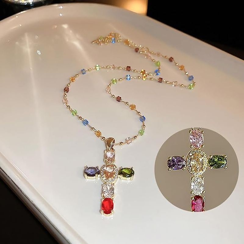 Collier avec Pendentif en Croix en Strass Colorés