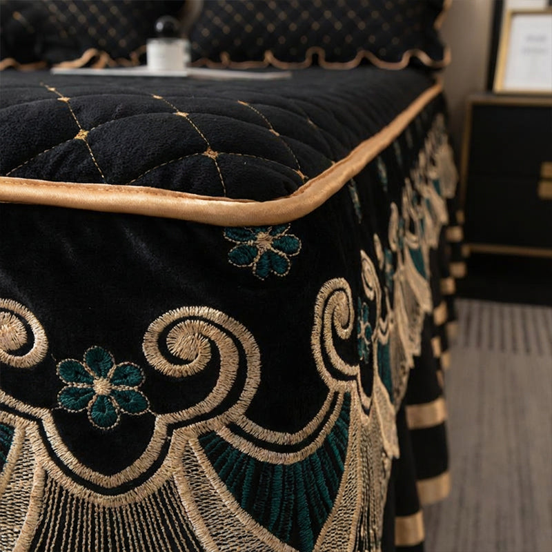 🧺🛏️ Linge de lit en coton doux – Finition volantée, lavable en machine sans repassage, garde sa douceur lavage après lavage, pour des nuits enveloppées de fraîcheur et de poésie ☁️📜