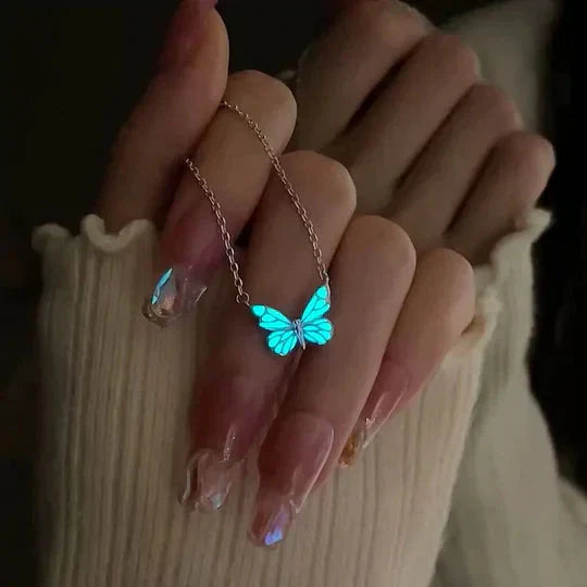 Pendentif Papillon Lumineux Rechargeable – Brille dans le Noir, Collier & Bracelet Inclus, Cadeau Romantique