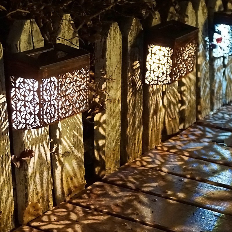 Applique Murale Solaire LED Ajourée pour Jardin et Allée