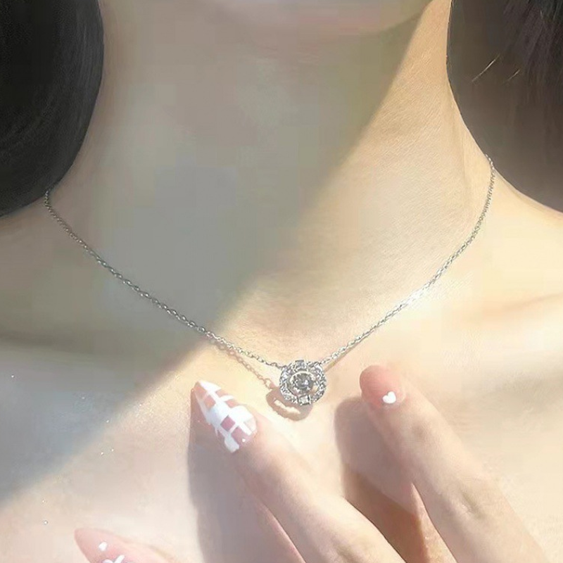 💐50% DE RÉDUCTION ! Collier Danse en Strass – Anti-Transpiration, Pierre Mobile & Halo Cristaux 💧💎【Offre Limitée】