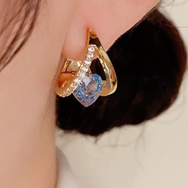 Boucles d'oreilles créoles pendantes élégantes en forme de cœur en V