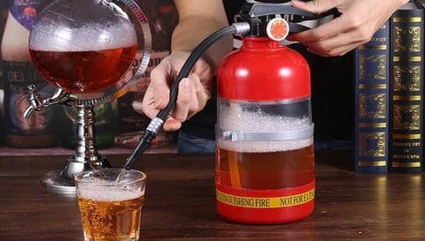 ⏰Populaire seau à bière en forme d'extincteur – Système de distribution à pression manuelle – Idéal pour les matchs en public et les soirées football🍻⚽