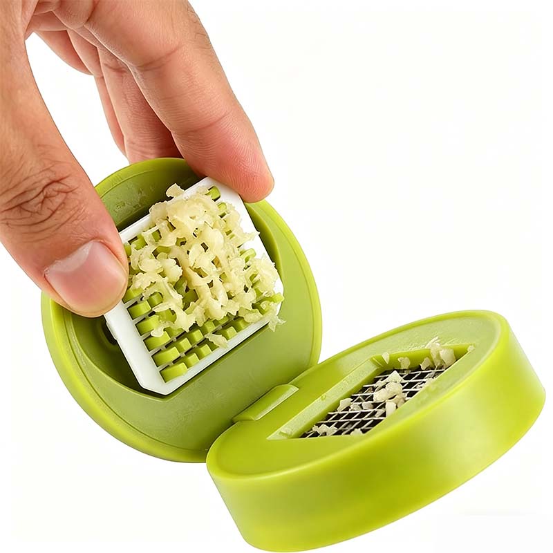 🧄🔪🍲 OFFRE LIMITÉE 50% DE RÉDUCTION! Mini Hachoir à Ail et Presse-Ail avec Récipient – Design 2-en-1, Hache et Écrase l’Ail Sans Effort – Idéal pour la Préparation Rapide des Repas et les Petites Cuisines 🌿✨