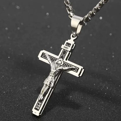 📢📢50 % DE RÉDUCTION⏰Collier croix : une élégance délicate et intemporelle