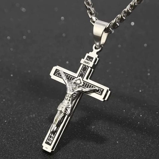 📢📢50 % DE RÉDUCTION⏰Collier croix : une élégance délicate et intemporelle