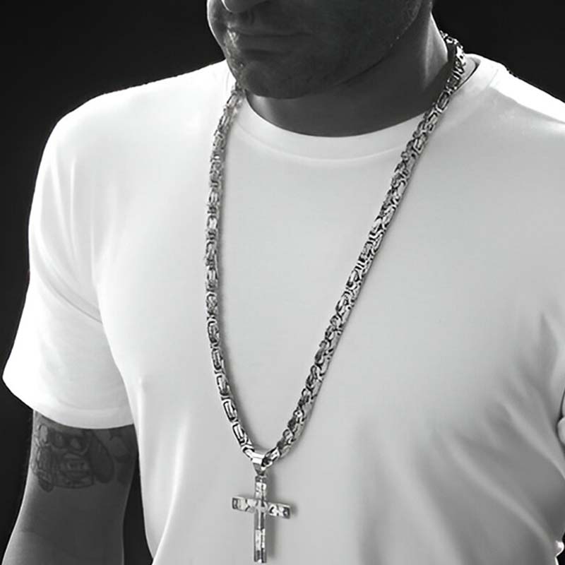 📢📢50 % DE RÉDUCTION⏰Collier croix : une élégance délicate et intemporelle