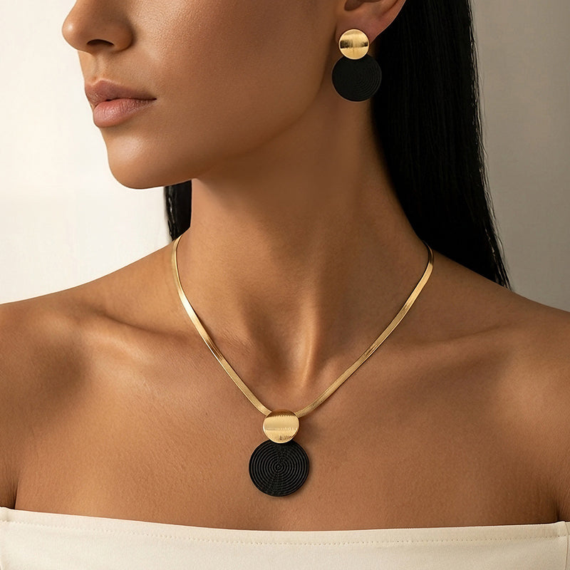 Parure collier & boucles d'oreilles chic moderne
