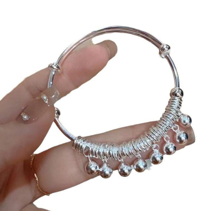 📢📢50 % DE RÉDUCTION⏰Bracelet délicat clochettes en argent – Réglable, léger & finition polie – Parfait comme cadeau ou accessoire quotidien – tintement doux au poignet 🔔