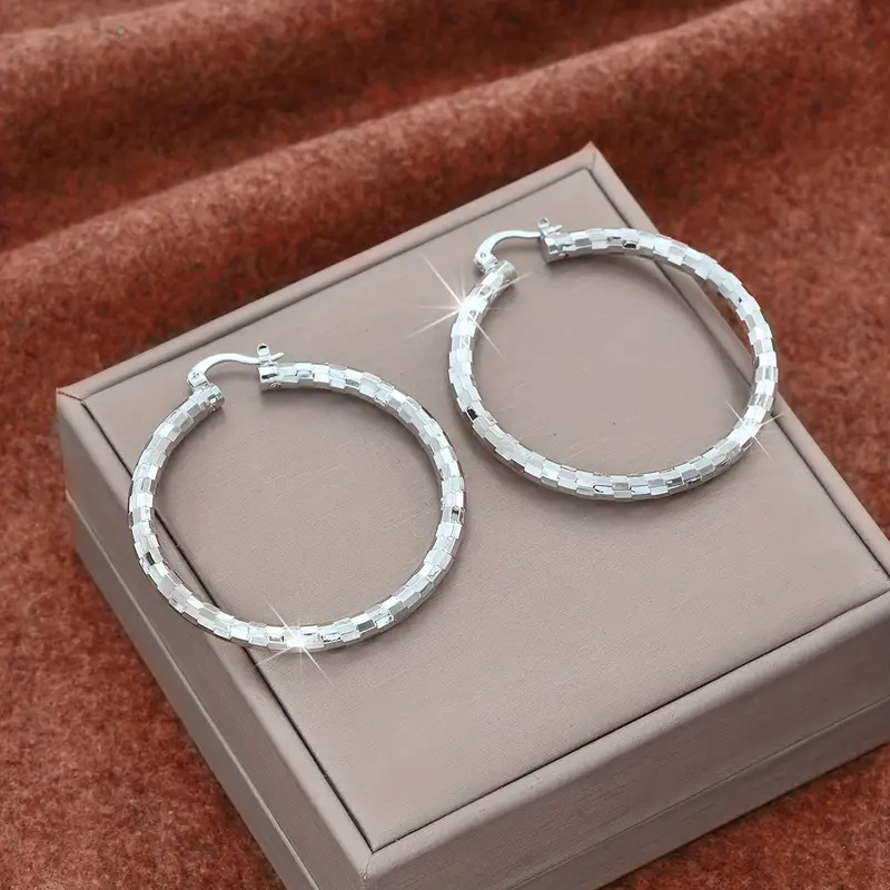 📢📢50 % DE RÉDUCTION⏰Créoles Texturées Minimalistes pour Femme – Bijoux Ronds Statement