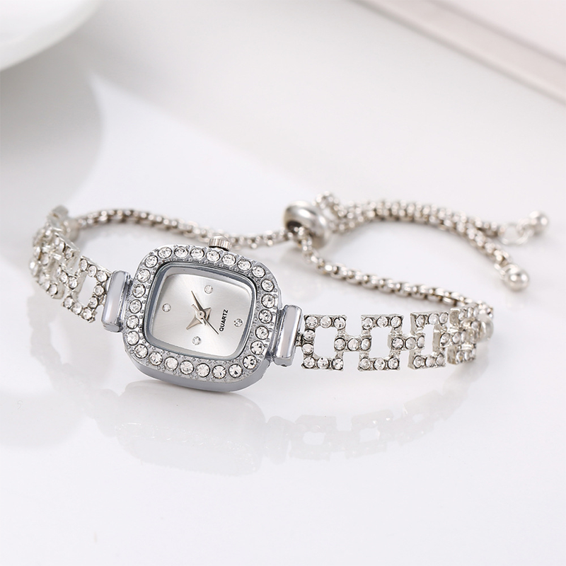 ⏳⌚ PROMO FLASH 50% ! Montre Bracelet Carrée à Quartz Femme – Cordon Coulissant Ajustable, Cristaux Scintillants, 9 Coloris, Idéale Bureau & Soirée ✨