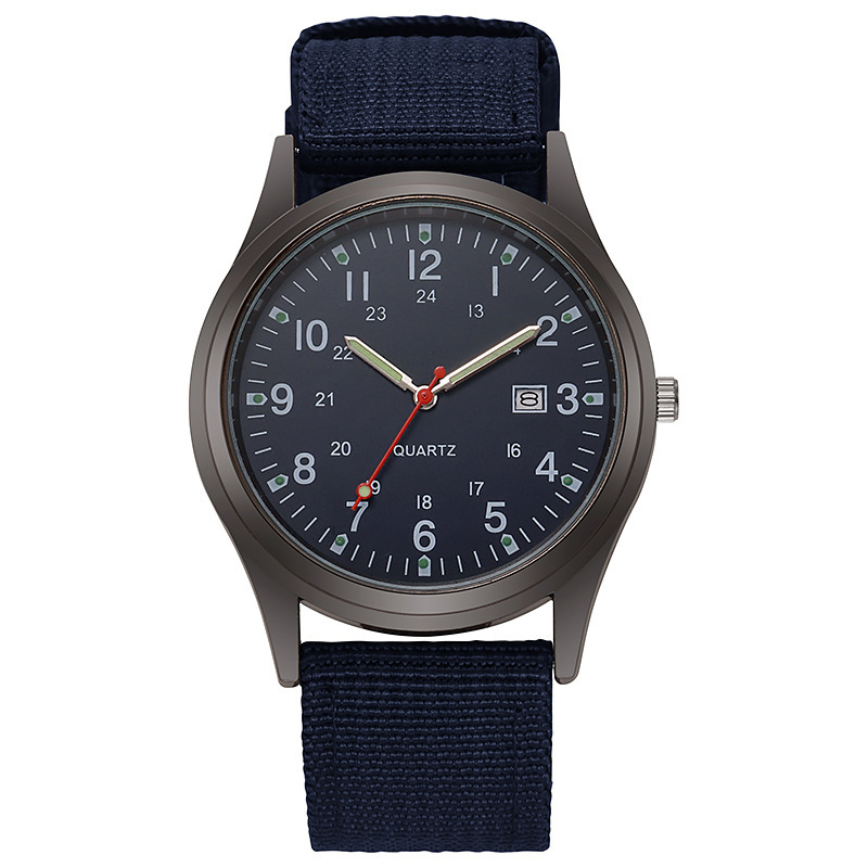 Montre à quartz avec aiguilles phosphorescentes — Design classique