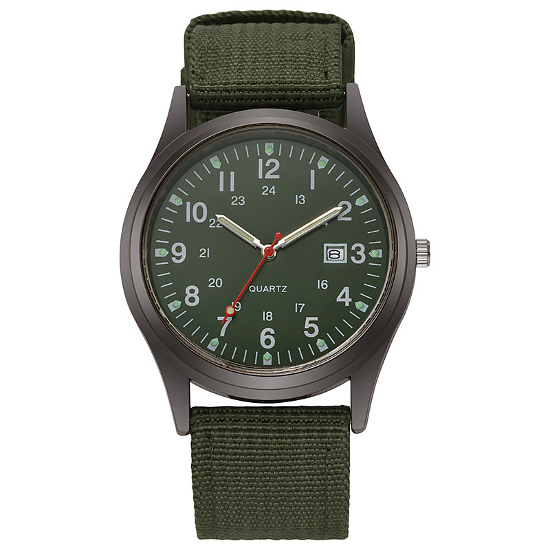 Montre à quartz avec aiguilles phosphorescentes — Design classique