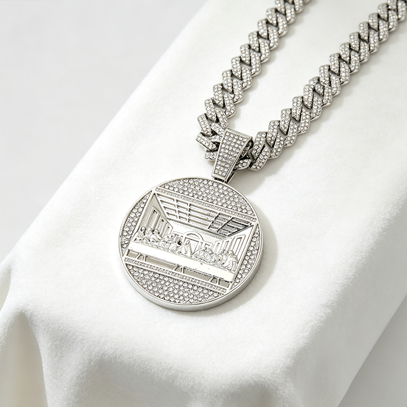 ✨👑 OFFRE LIMITÉE 50% DE RÉDUCTION! 🪙Chaîne cubaine pendentif surdimensionné – Maillon massif & charme accrocheur – Rehaussez votre style streetwear.