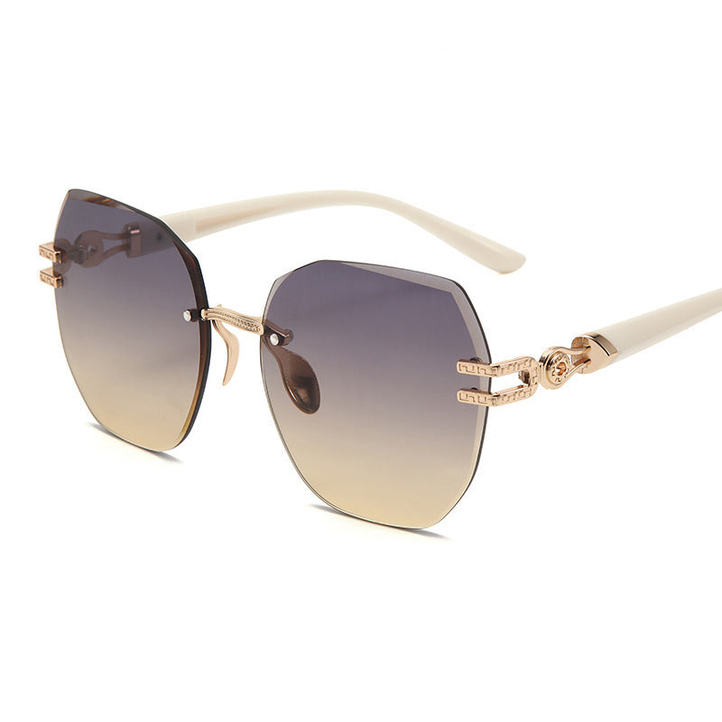 🌬️🕶️ Rimless sunglasses femme – Oubliées sur le nez, verres polarisés de haute qualité, l'accessoire signature des minimalistes élégantes 🤍🏙️