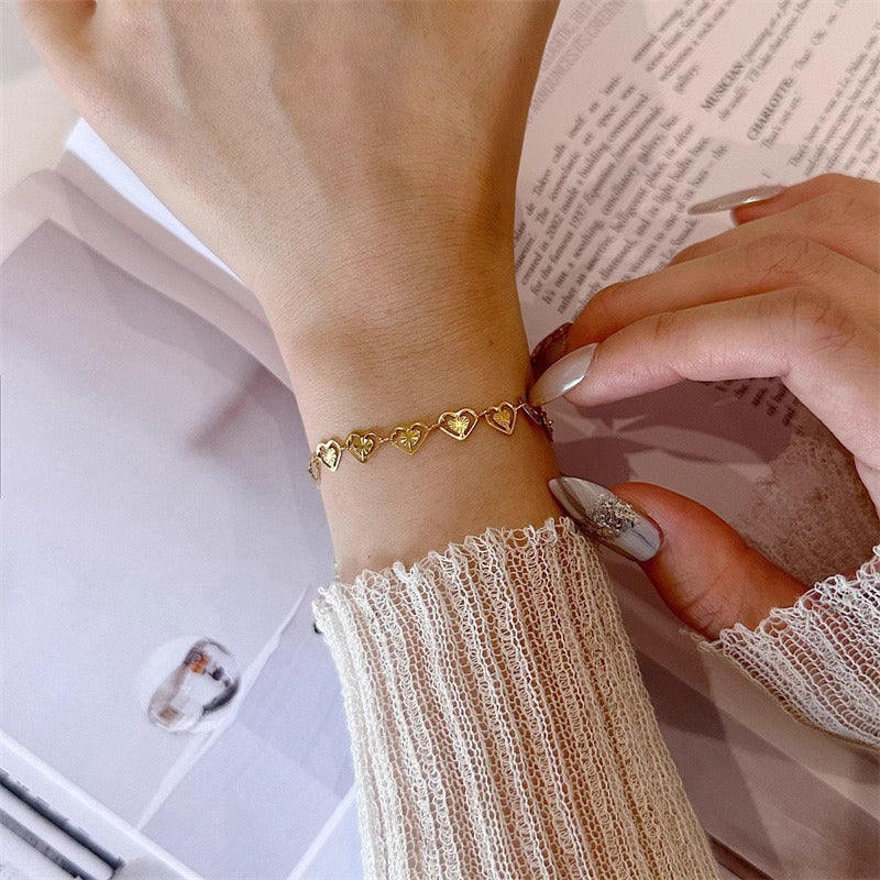 ✨ Collier Cœur Radieux – Acier inoxydable, cœur ajouré & finition polie – Un bijou élégant pour le quotidien 💎