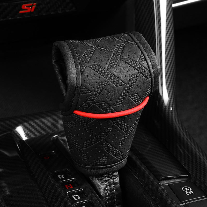 🚗 50% DE RÉDUCTION! 🧵 Cache Pommeau de Levier de Vitesse – Cuir PU perforé, protection tri-couche & universel – Style et confort pour l'intérieur de votre auto 🛡️