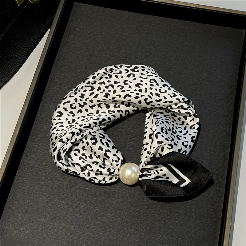 Foulard doux à fermoir magnétique en perles sans nœud