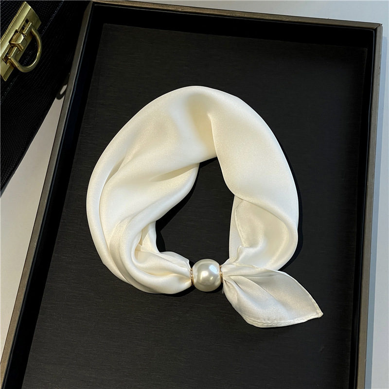 Foulard doux à fermoir magnétique en perles sans nœud