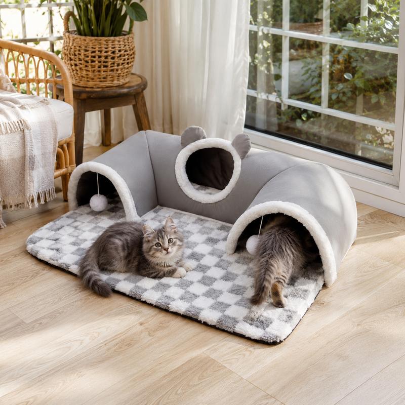 🐱🕳️ Tunnel et lit 3-en-1 en peluche pour chat – Tapis carreaux, pompons interactifs, fermeture éclair, un espace complet pour jouer, se cacher et dormir, le paradis des chats d’intérieur 🌙💛