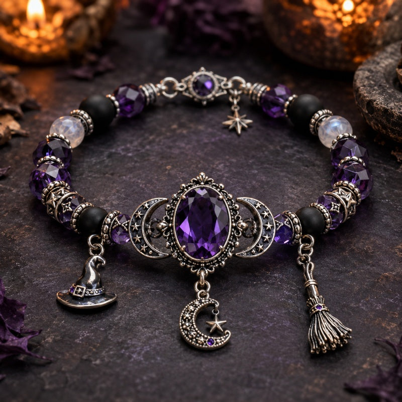 🏷️ PROMO –50 % ⏳ Bracelet Halloween – Perles en strass, charmes sorcière  – Thème violet élégant – Bande élastique durable – Taille ajustable – Idéal pour fêtes et tenues gothiques 🎃🔮✨